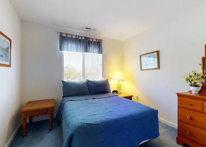 Harbour Towne 204a