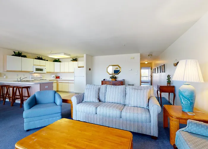 Harbour Towne 204a
